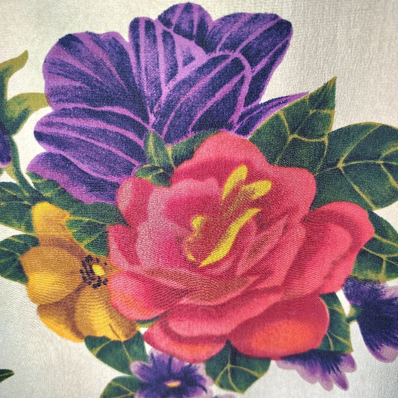 Silk Roses Blouse - Picture 2 of 7